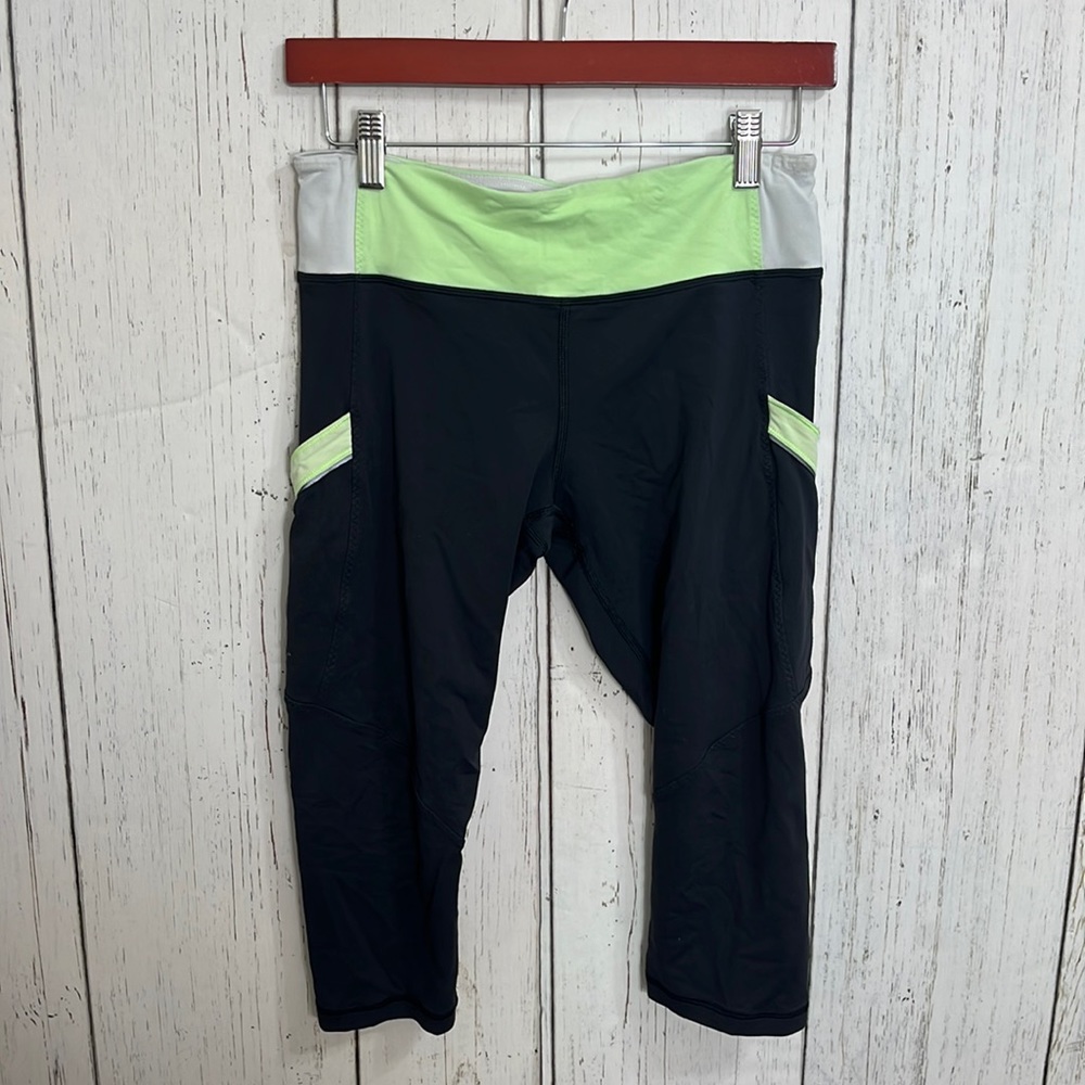 Lululemon Crop Leggings Side Pockets Size 6 Neon And White Waistband